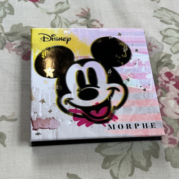 Disney Mickey Mouse Eyeshadow Palette Truth be Bold Mini matte and shimmer - Picture 8 of 9